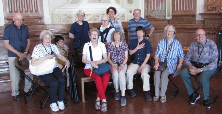 Mit Barbara Lenz (3. v. re.) im denkwürdigen Marmorsaal