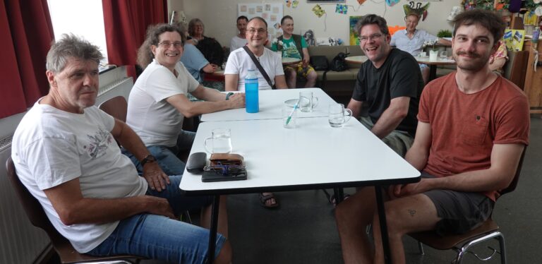 Andreas Schütz (ganz re) beim Treffen der SHG-SHT Wien